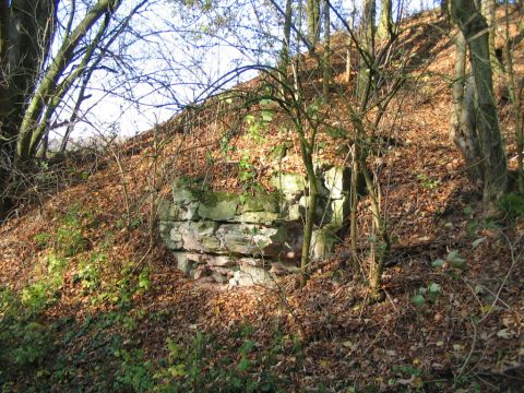 Ehemalige Brcke ber einen Feldweg