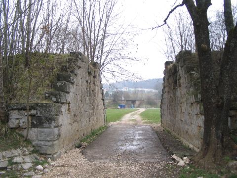 Brcke im Damm der Zufahrt nach Sigmaringen