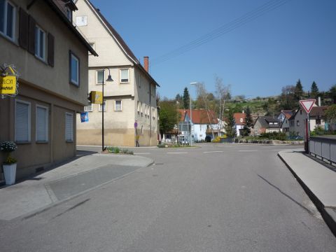 Ehemaliger Bahnbergang ber die Hauptstrae