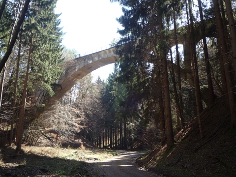Viadukt ber das Dreibrunnertal