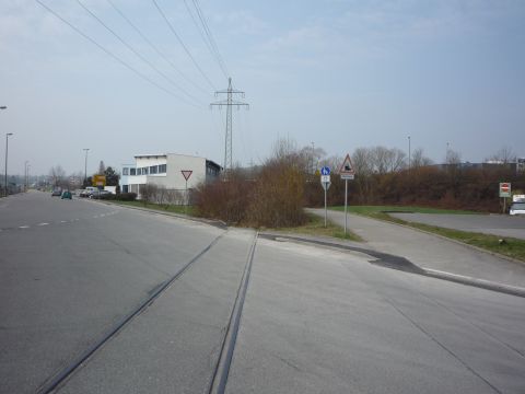 Bahnbergang im Industriegebiet Betzingen