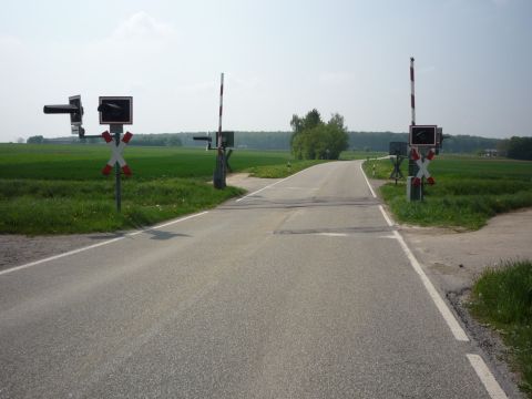 Bahnübergang zwischen Heimerdingen und Weissach