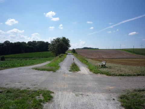 Bahnbergang zwischen Aub-Baldersheim und Burgerroth