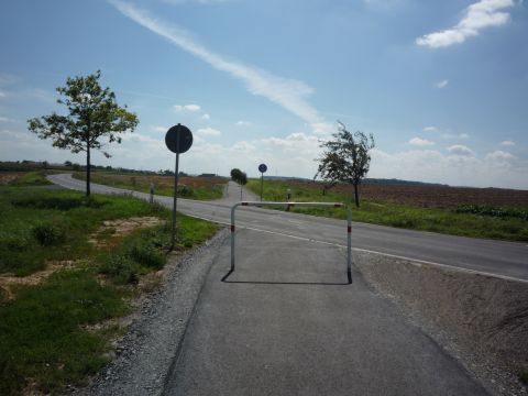 Bahnbergang ber die Strae von Sonderhofen nach Gelchsheim 